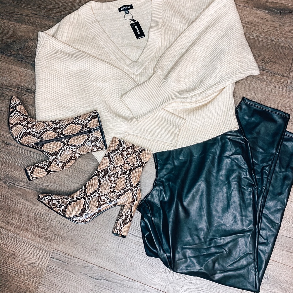 NEW! Faux Leather Leggings